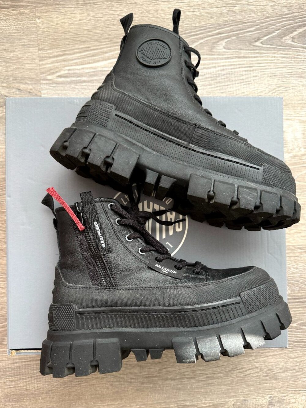 Palladium Leather Revolt Boots with Zipper, Black/Black, Womens Medium 7 / EUR38